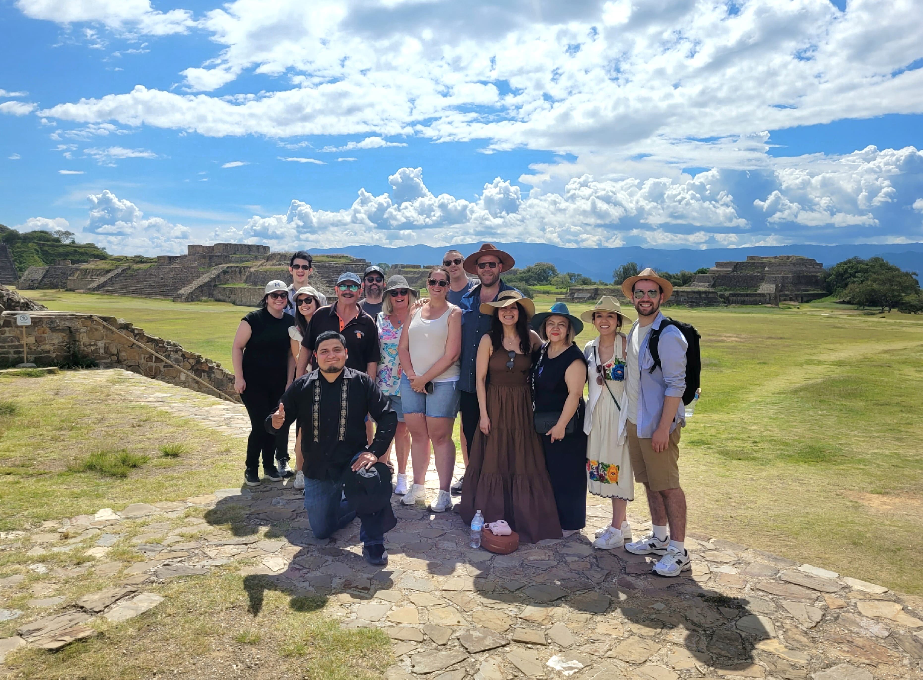 Monte Albán por la mañana
