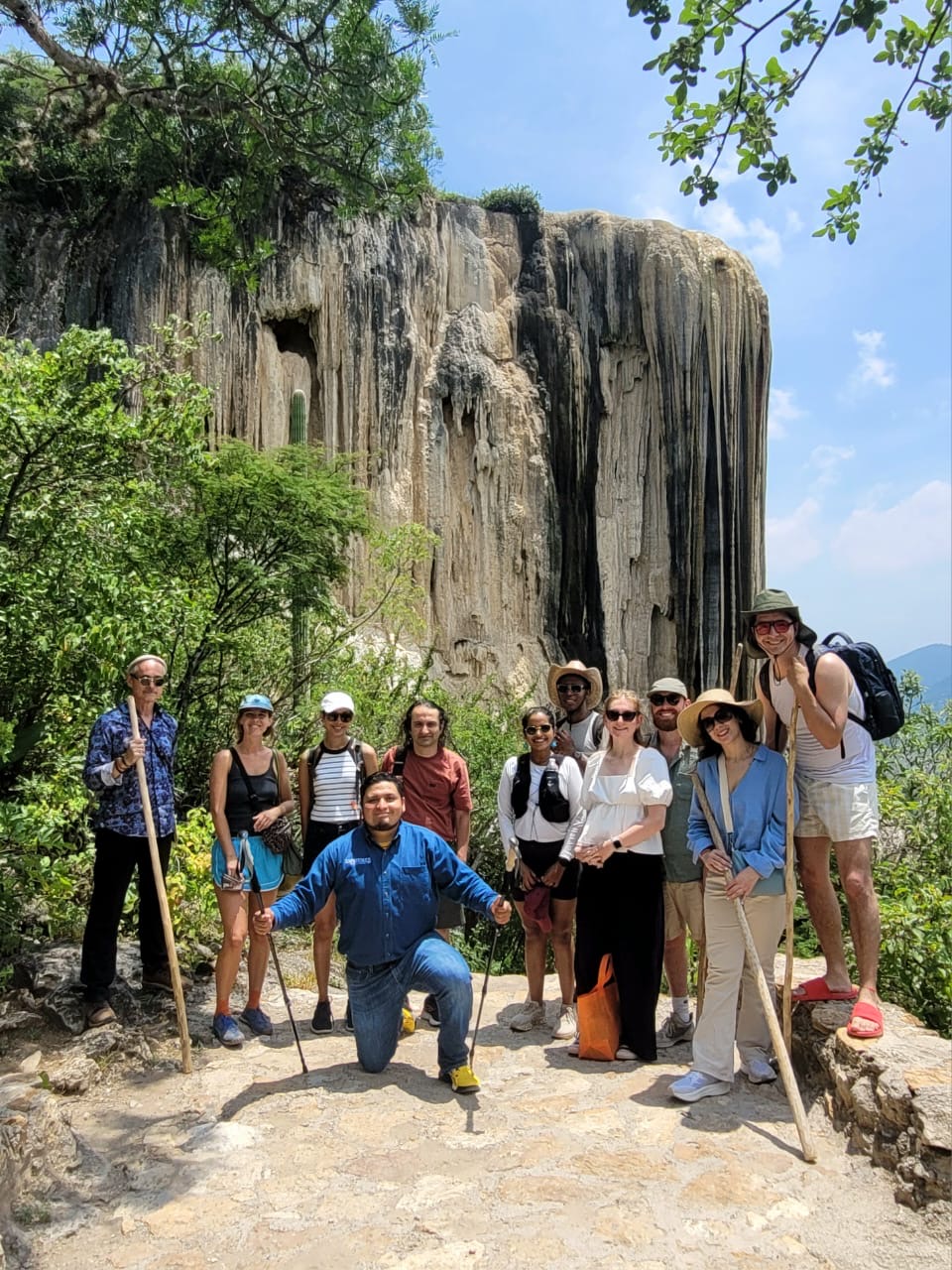 Imagen 1 de Hierve el Agua Medio dia